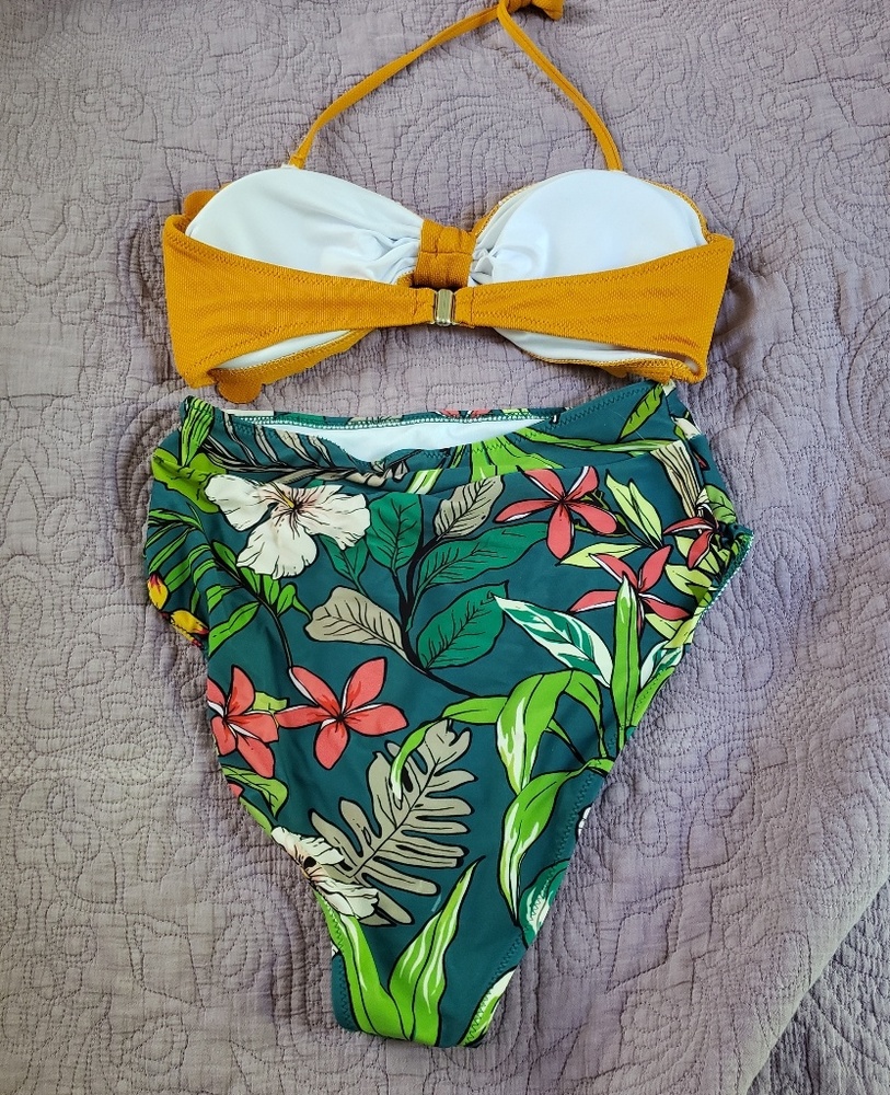 Cupshe high waisted swim suit - Picture 3 of 4